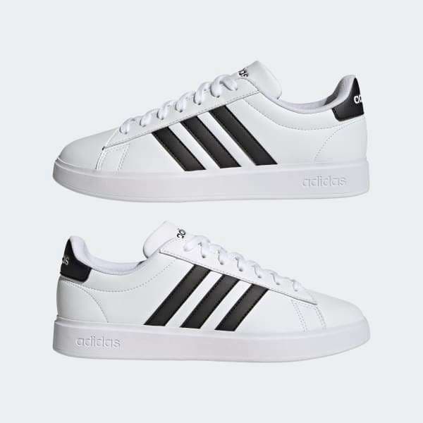 Zapatos AdidasElegantes camisetasque pueden ser personalizadas con una gran variedad de diseños, perfectas para ocasiones especiales