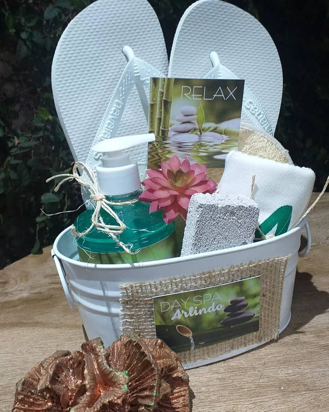 Kit de Spa en CasaKit completo para un momento de relajación en casa, incluye velas y sales de baño.